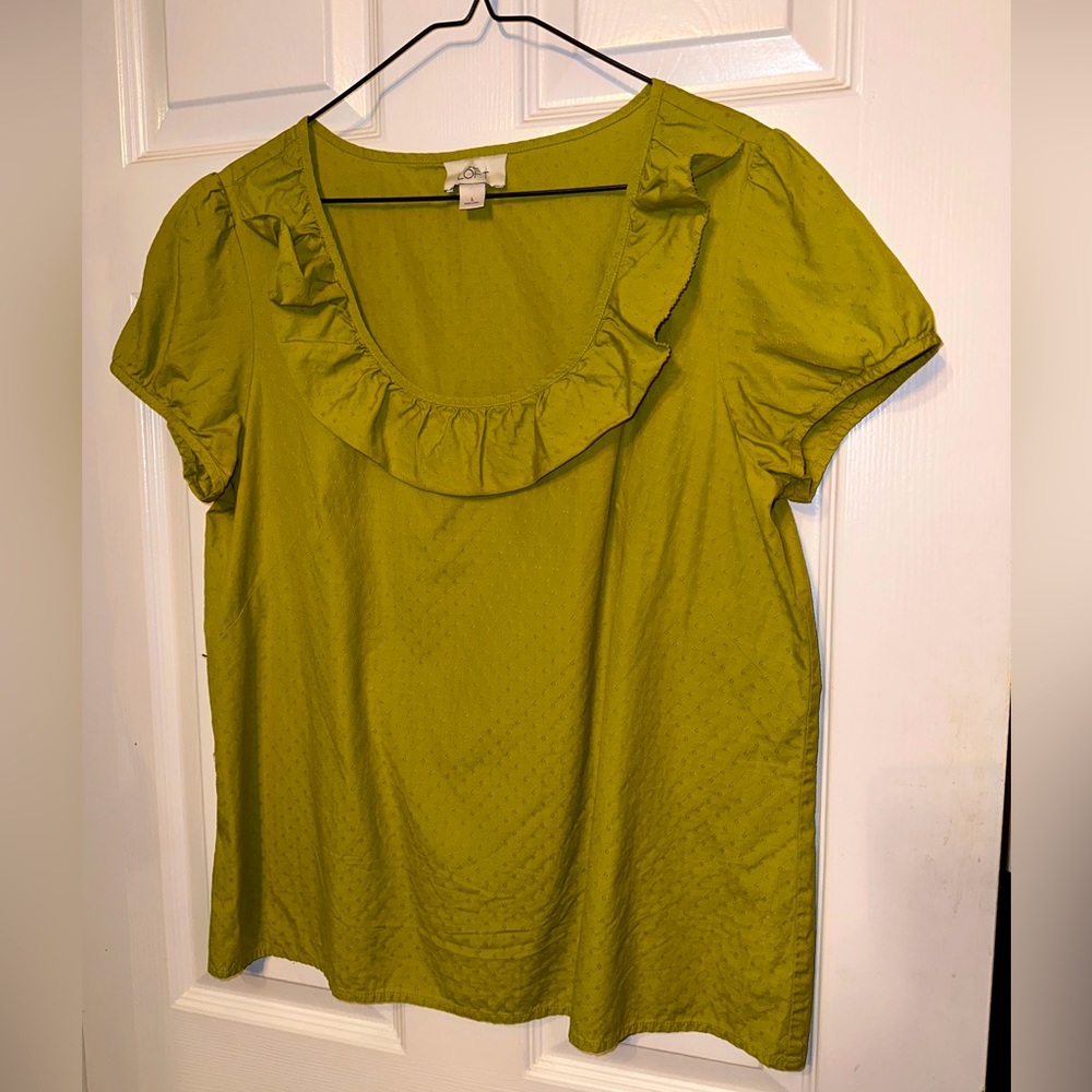 ANN TAYLOR LOFT L Green Top Woven Cotton with Ruffle At Neck Short Gathered Slv